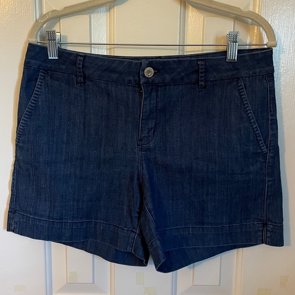 White House Black Market Pants - White House Black Market Women’s Denim Shorts. Size 6.